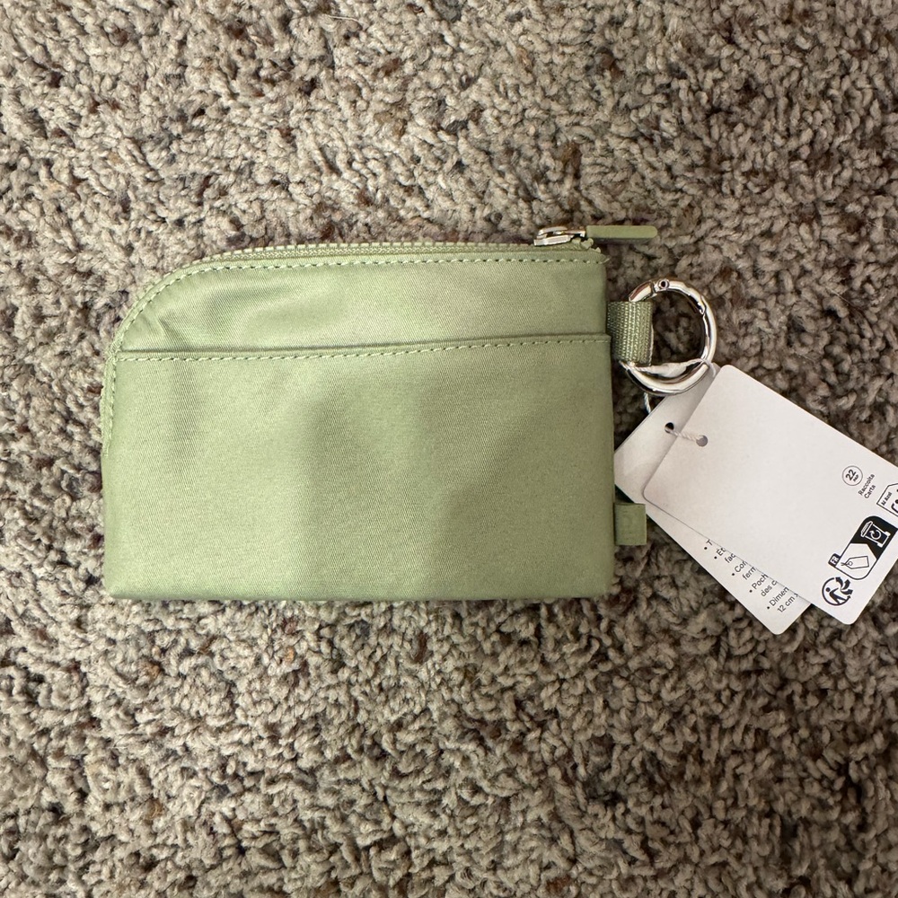 Lululemon Athletica Green Key & Card Holder - Picture 2 of 4